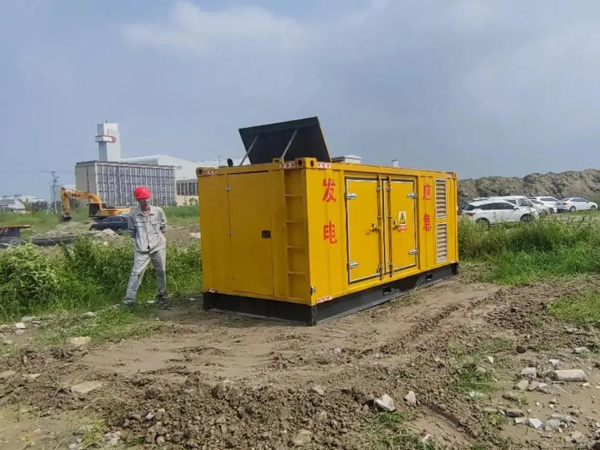 英州镇200KW柴油发电机机组每小时的油耗量受哪些因素影响？