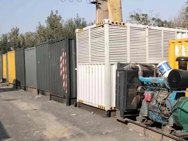 英州镇200KW柴油发电机机组每小时油耗是多少?